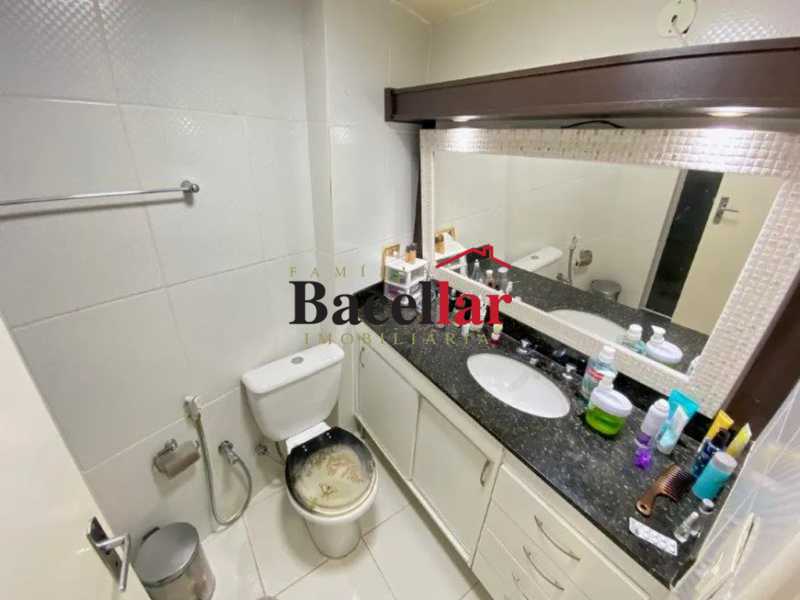 bd359d84-c589-40de-8152-bf00b5 - 9
