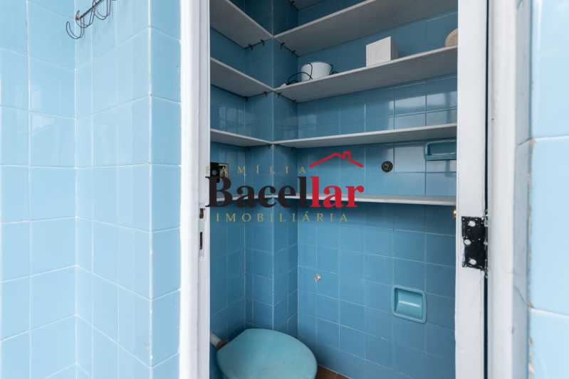 9_Quarto e Banheiro de serviç - 28
