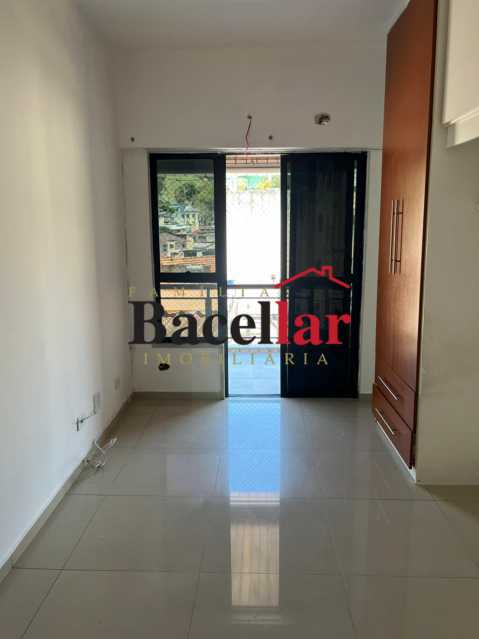 WhatsApp Image 2024-12-06 at 1 - 4
