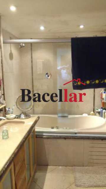 06 BANHEIRO SUÍTE 1 - 6