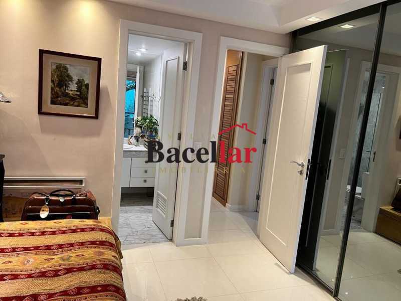 20 QUARTO SUÍTE 2.2 - 20