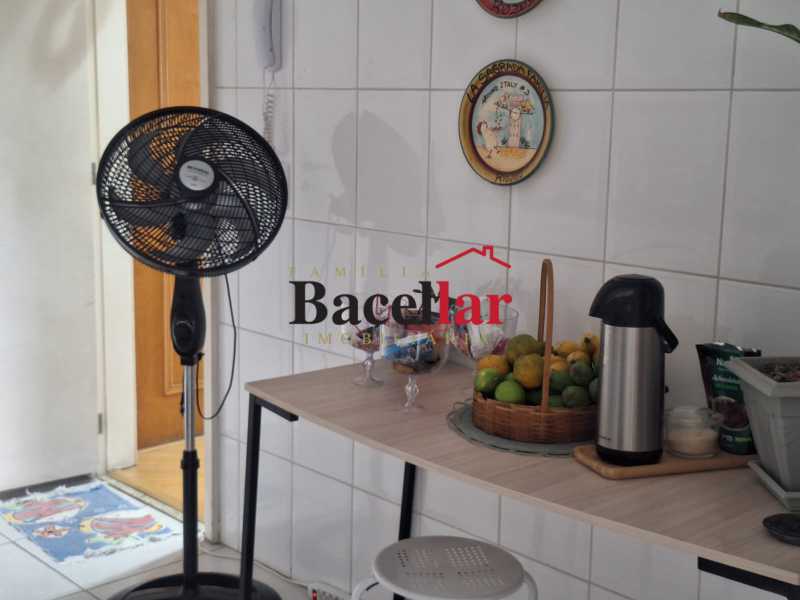 acbaebe4-7e96-4273-aa6e-d242f9 - 17