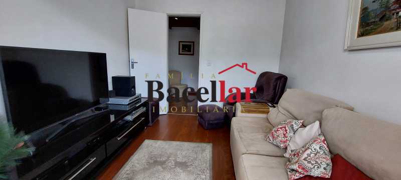 Quarto com acesso varanda - 26