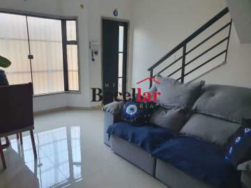 Ótima localização - Casa 3 quartos grande Méier - MECV30032