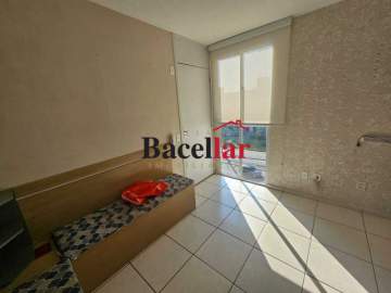 Apartamento 2 quartos c/ armários embutidos - MEAP20561