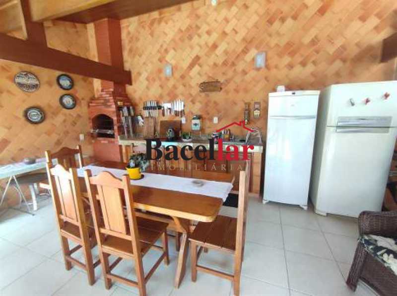 casa-com-4-quartos-a-venda-300 - 5