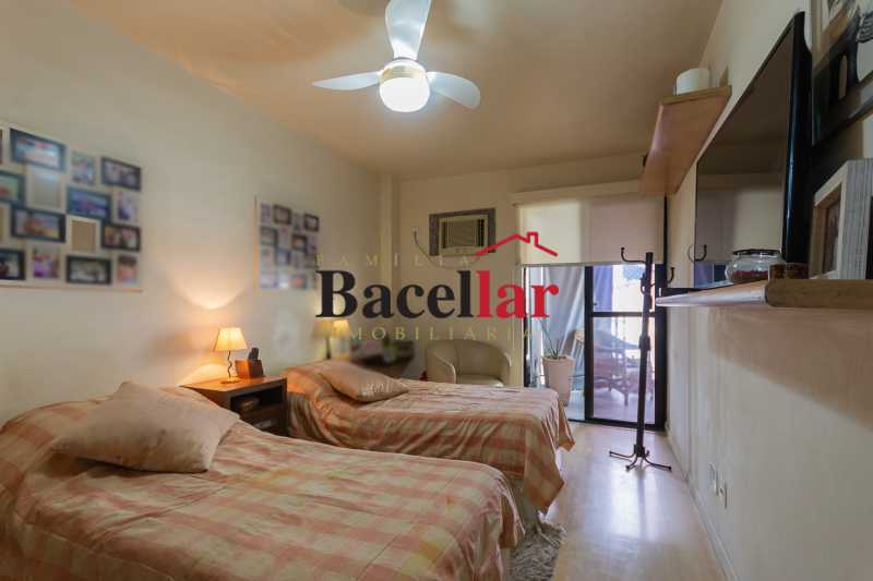 _Quarto  - 11