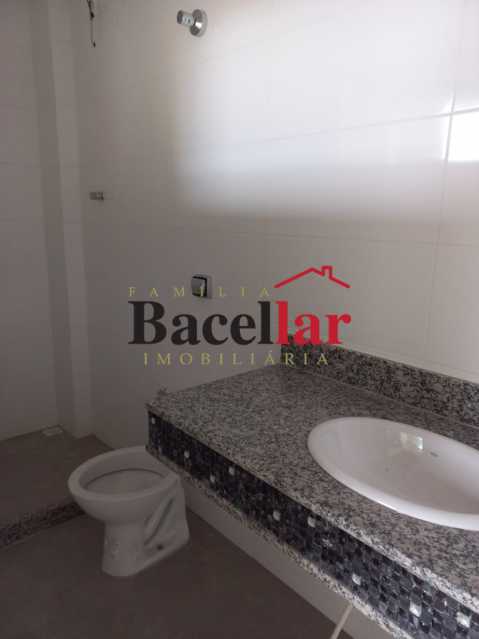 b4987348-9cdd-43bb-9dbd-fb7209 - 7