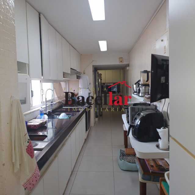 dfaed3f3-5ab3-46bc-aaa6-407ad4 - 13