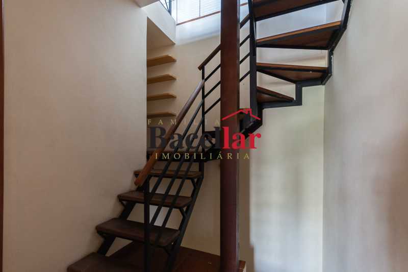 5_Hall 3 - 14