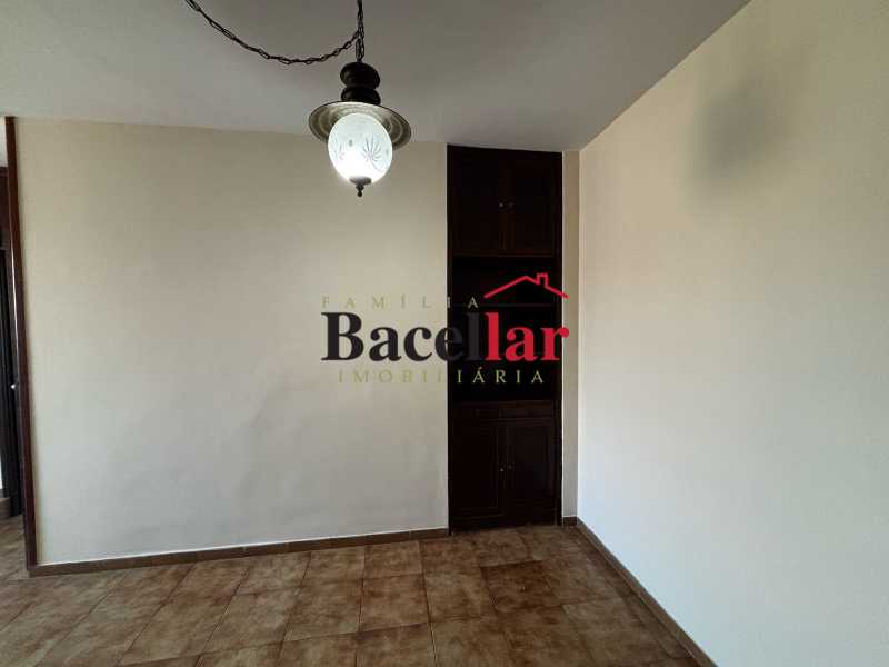 SALA III. - 8