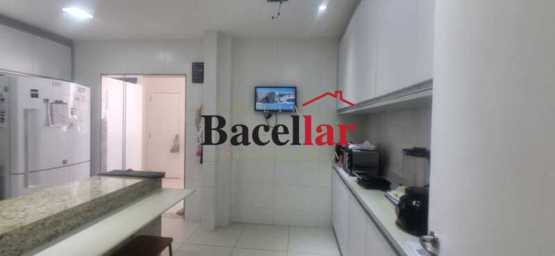b0598dad-9c91-4471-8c52-5b3cad - 22