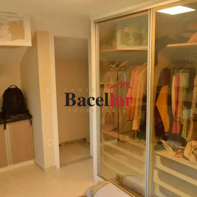 CLOSET - 21