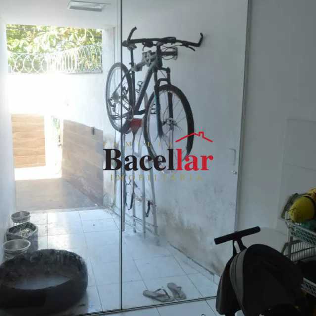 BICICLETÁRIO - 27