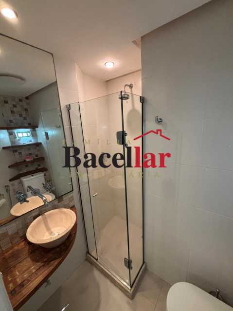 10ca3303-2796-408d-8f77-8bd0a8 - 17