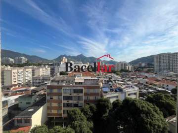 Apartamento 2 quartos com dependência revertida e vaga todo reformado - TIAP27360