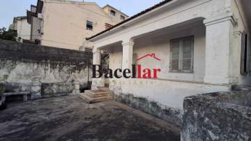 Casa com terreno, com excelente potencial construtivo - CPCA30003
