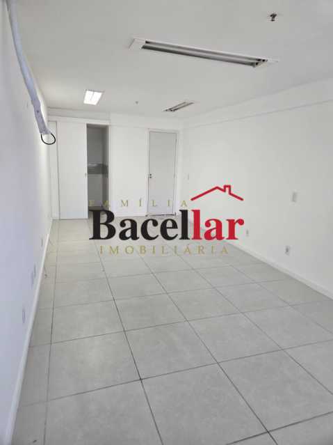 2e1cfb0b-8295-49e3-af31-503399 - 5