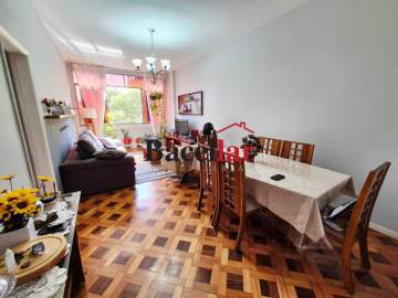 Imperdível - Apartamento reformado, dois quartos, vaga, prédio com elevador - TIAP27403