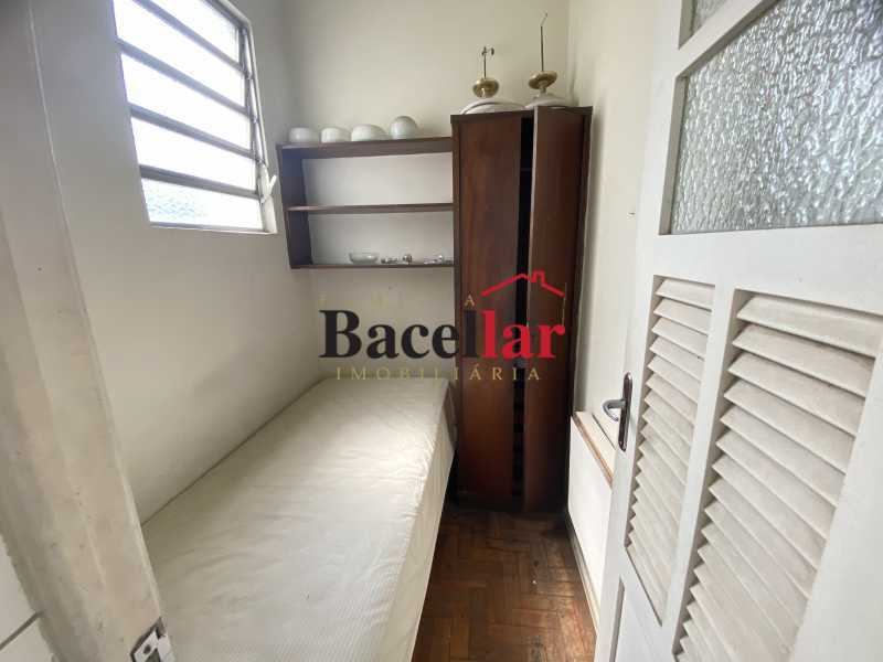 22 QUARTO DE SERVIÇO - 22