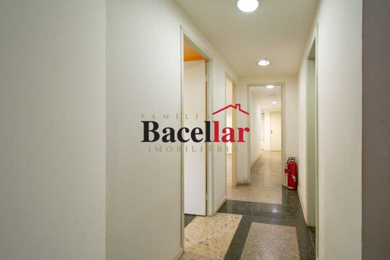 sala04-108 - 6