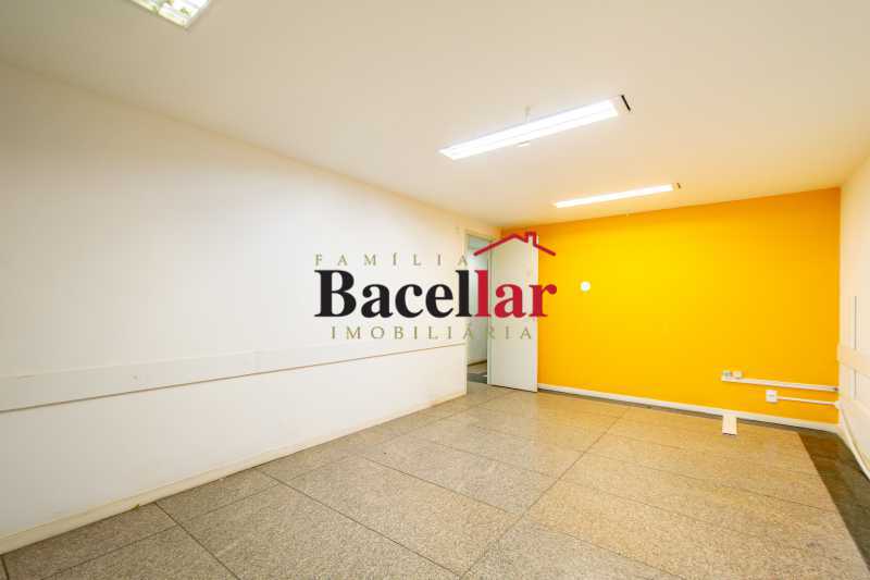 sala04-107 - 7