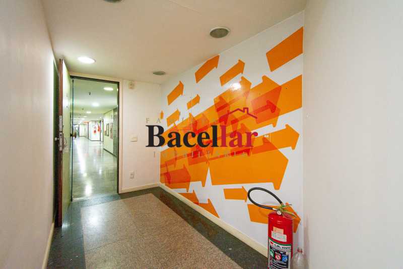 sala04-101 - 14