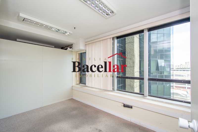 sala01-119 - 19