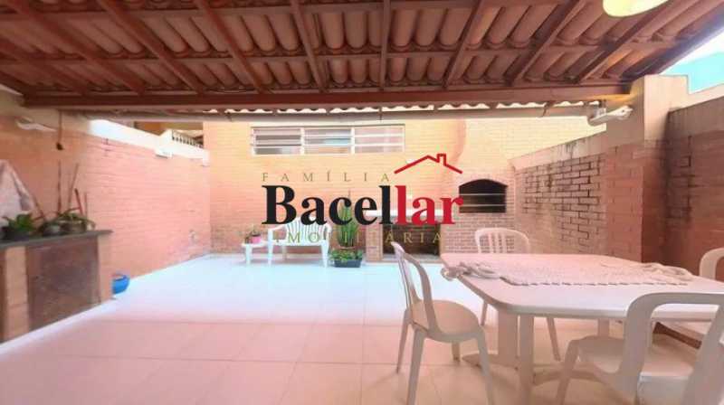 casa-com-6-quartos-a-venda-262 - 7