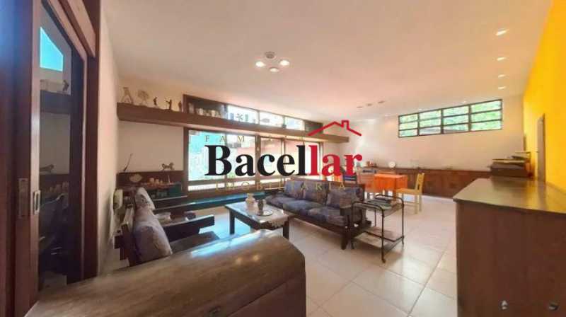 casa-com-6-quartos-a-venda-262 - 2