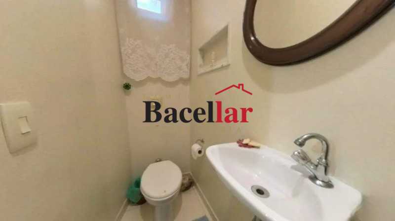 casa-com-6-quartos-a-venda-262 - 12