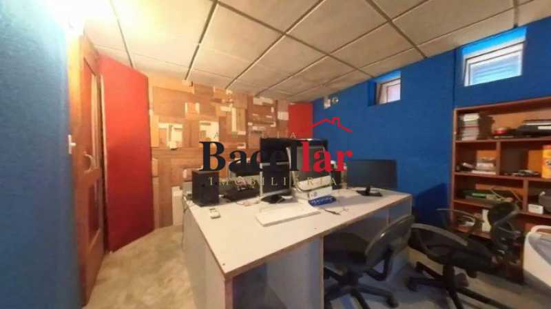 casa-com-6-quartos-a-venda-262 - 15
