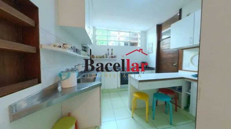 casa-com-6-quartos-a-venda-262 - 26