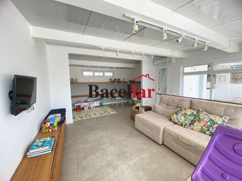 24 SALA 2.2. - 21