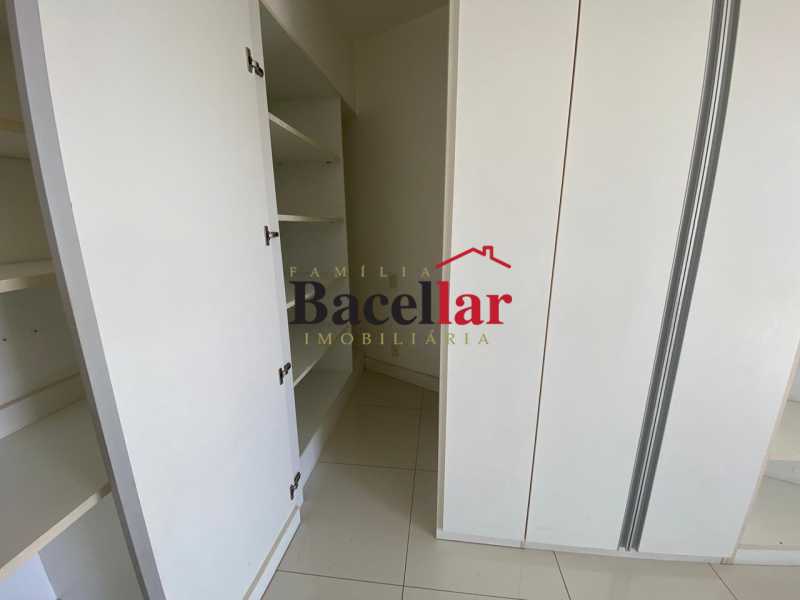 closet     12 - 12