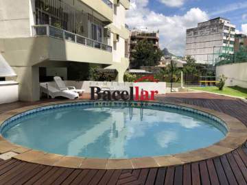 Ótima localização - 4 Quartos, 2 varandões, suíte, 2 vagas, vista deslumbrante! Tijuca - TIAP40990