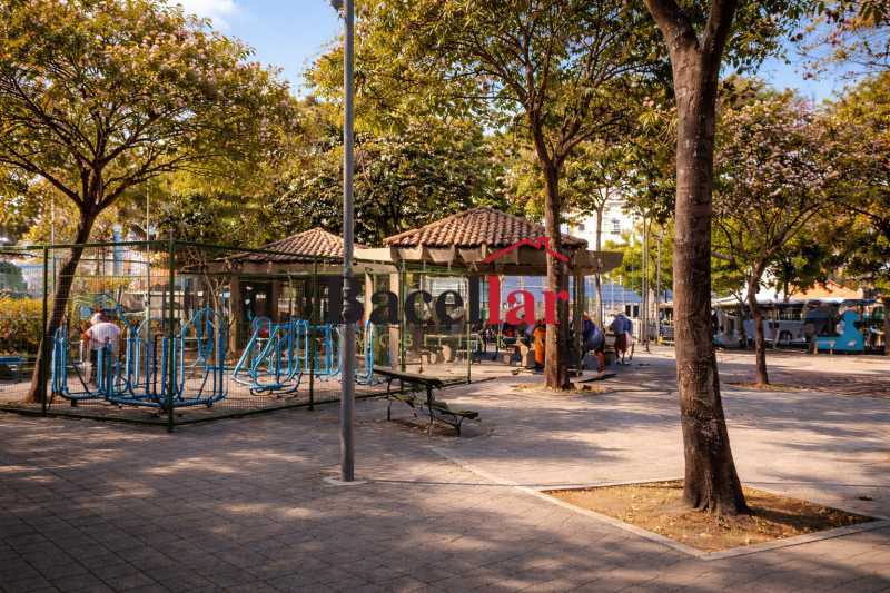 Praça de Cascadura - 13