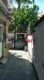 Imperdível - Apartamento com Varandão, Sala ampla e 3 Quartos. Isento de IPTU! - TIAP35616