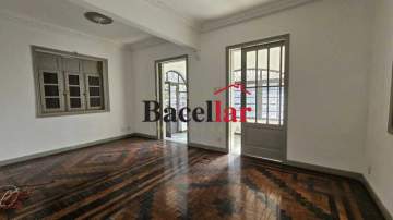 Casa 4 Quartos, Varanda e 2 Vagas à Venda no Grajaú!!! Próximo ao Largo Verdun!! - CPCA40007