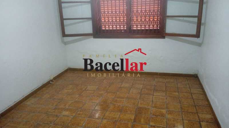 29 QUARTO DE SERVIÇO - 29