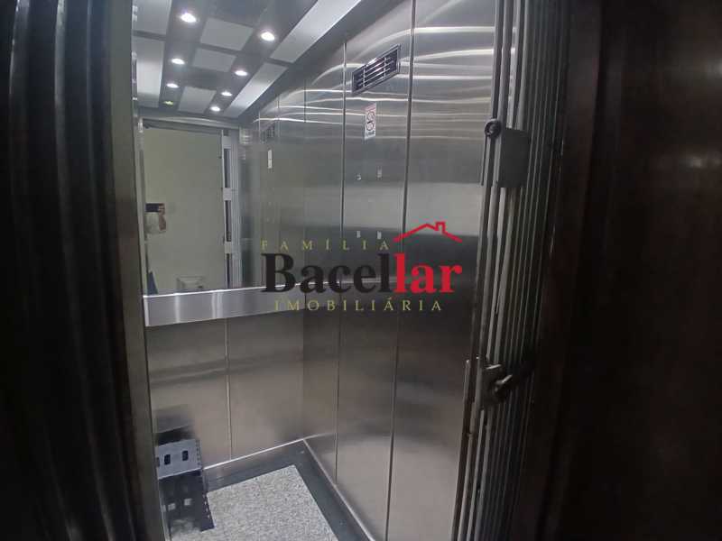 8b820af3-d451-4689-909d-e4a1ac - 9