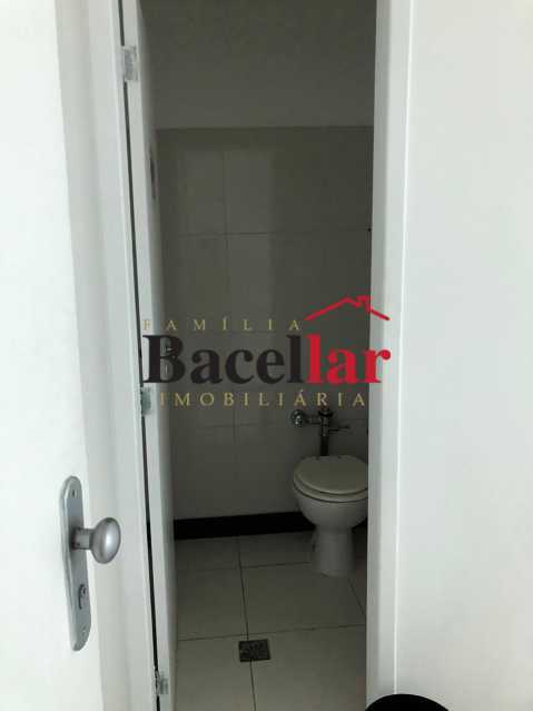 5db81df9-c4aa-4b82-a7d6-1612e8 - 9
