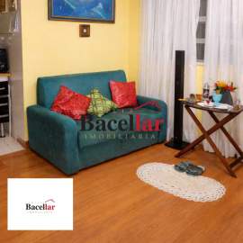 Ótima localização - Excelente oportunidade!!! Sala quarto com vista para o verde á venda em Copacabana. - MEAP10289