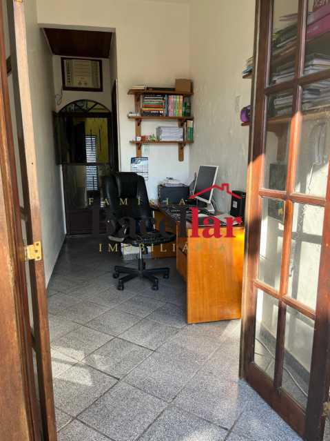 Conheça WhatsApp Image 2026-08-13 at 1 do imóvel - VENDE-SE CASA NA ILHA DO GOVERNADOR! - MECA50046 - 9 WhatsApp Image 2026-08-13 at 1 - 9