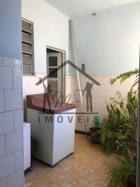 Área de Serviço - 12
