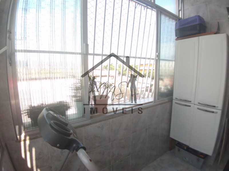 ÁREA DE SERVIÇO - 18