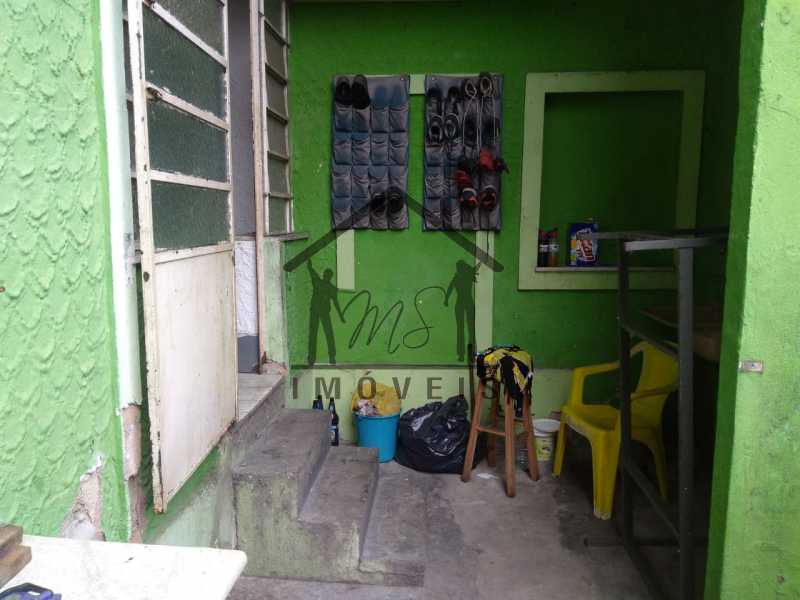 ÁREA DE SERVIÇO - 17