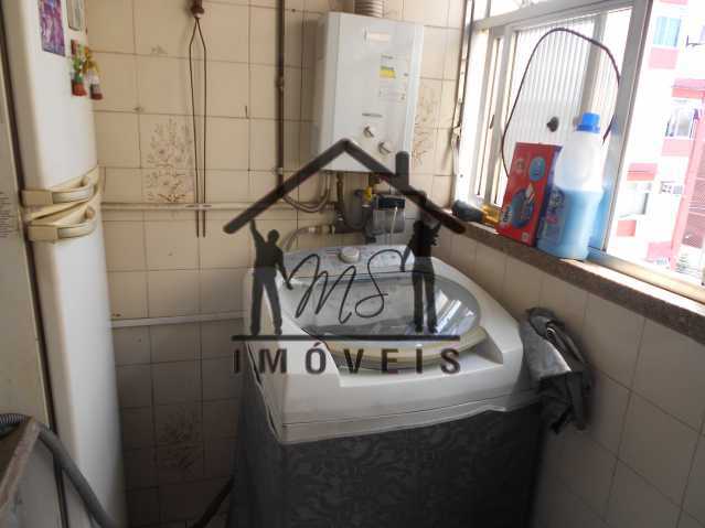 ÁREA DE SERVIÇO - 12