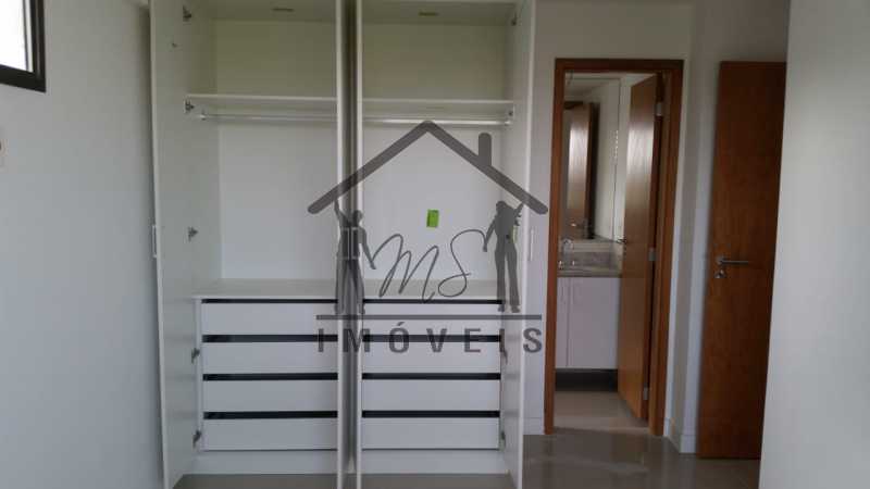 14 - QUARTO COM SUITE 1 - 14