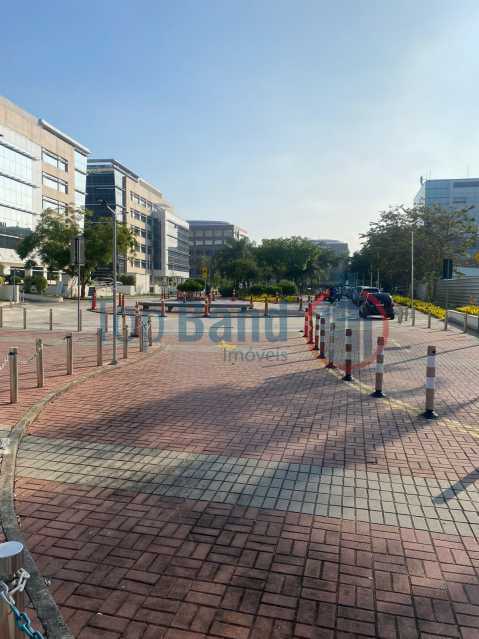 Conheça IMG-20230516-WA0047 do imóvel - Loja 48m² para alugar Avenida Embaixador Abelardo Bueno, Jacarepaguá, Rio de Janeiro - R$ 2.500 - TILJ00091 - 3 IMG-20230516-WA0047 - 3